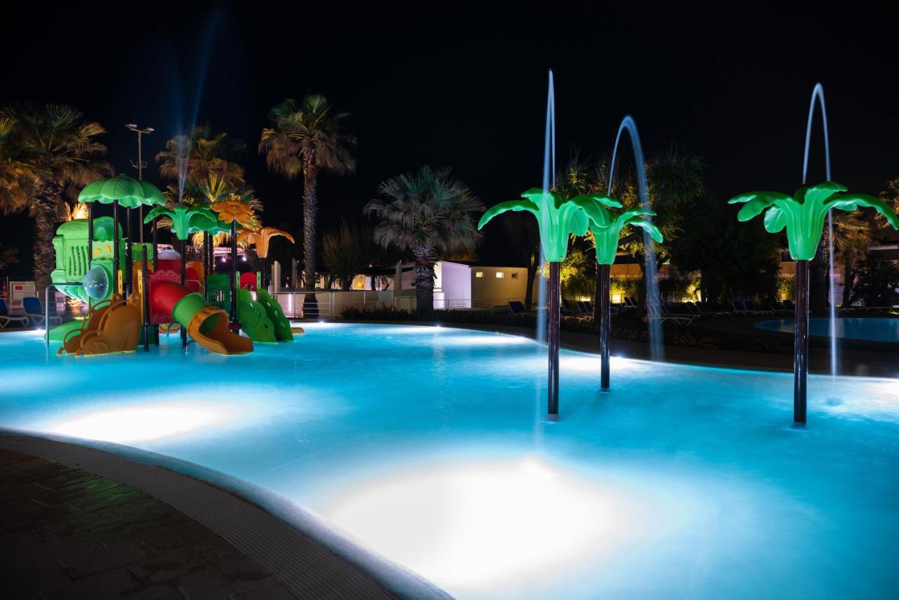 Holiday Family Village Porto SantʼElpidio Extérieur photo